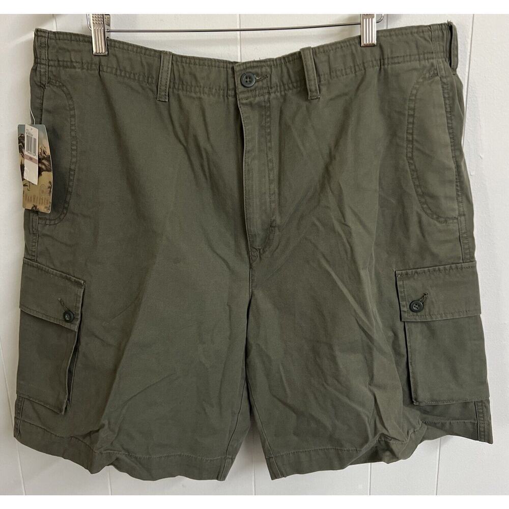 NWT Van Heusen Resort Flat Front Cargo Shorts Mens SZ 42 Olive Green NEW